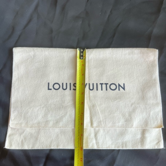 Authentic LV dust bag - Picture 4 of 7